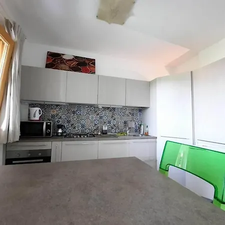 Elegant Apartment, Centre With Terrace Appartamento